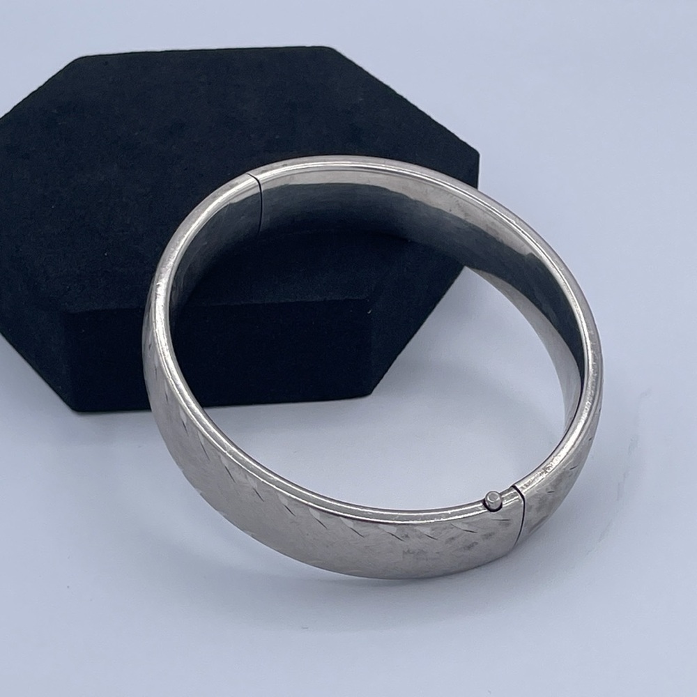 Mid-Century BEAU Sterling Silver Hinged Etcher Bangle Bracelet Vintage 29.6g